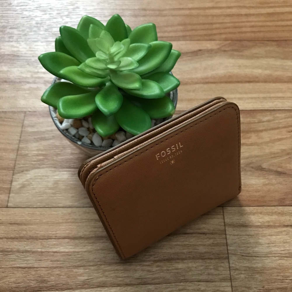 NWOT Fossil Sydney Bifold Leather Wallet in Camel